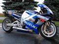 background: gixxer 1000